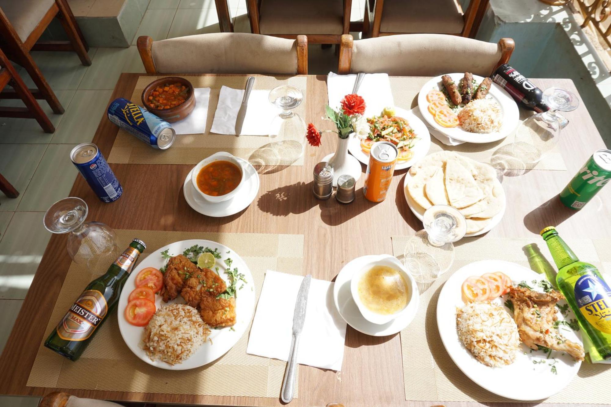 Merry Land & Roof Nile Restaurant 2*