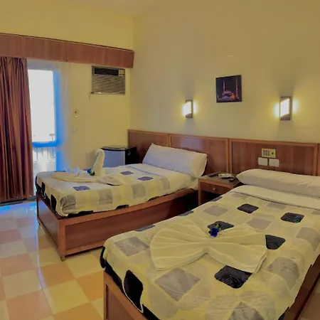 Merry Land Hotel & Roof Top Nile Restaurant Luxor Exterior foto