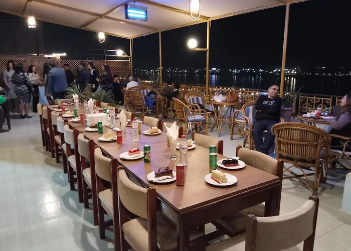 Merry Land Hotel & Roof Top Nile Restaurant Luxor
