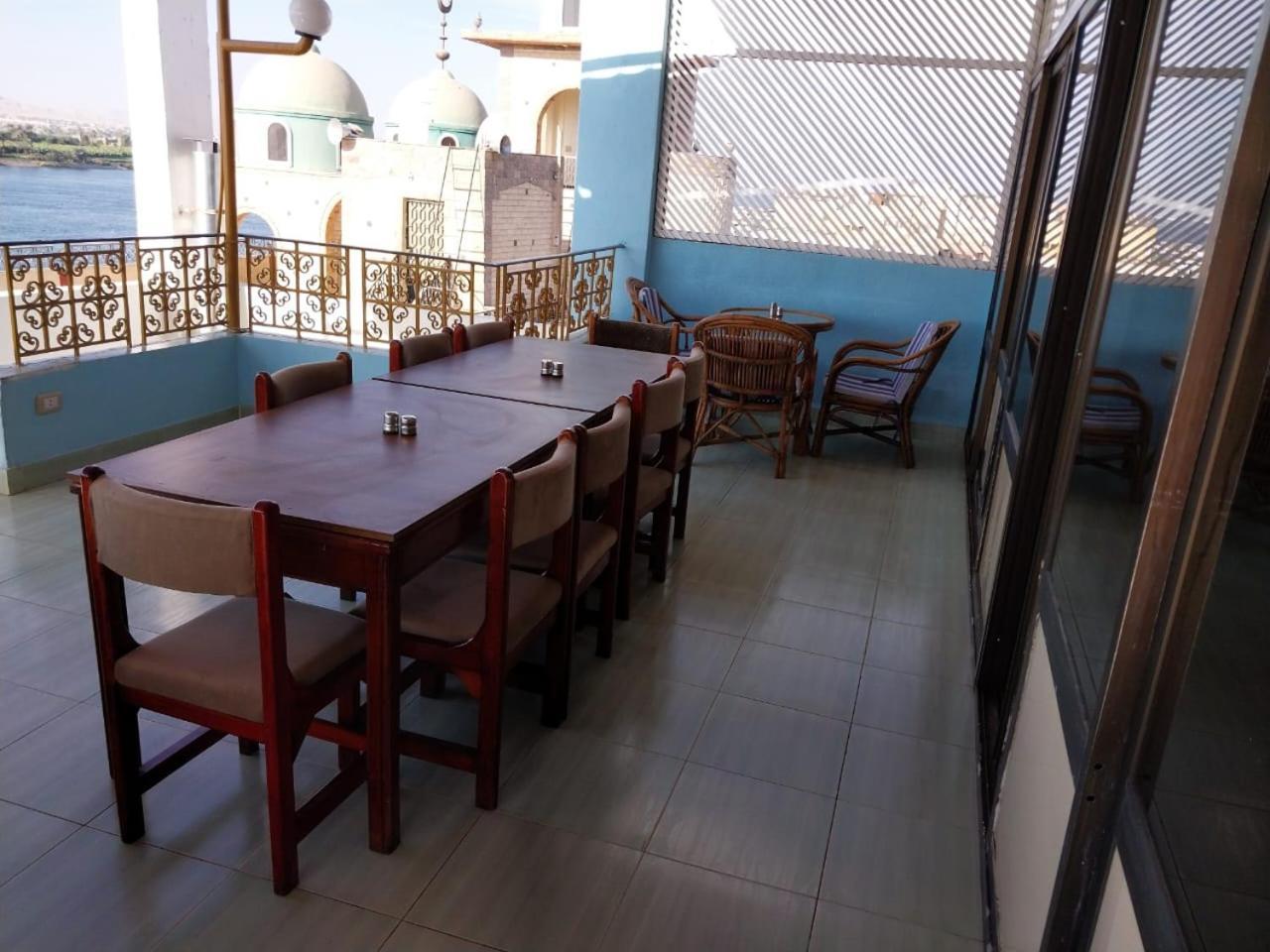 Merry Land & Roof Nile Restaurant
