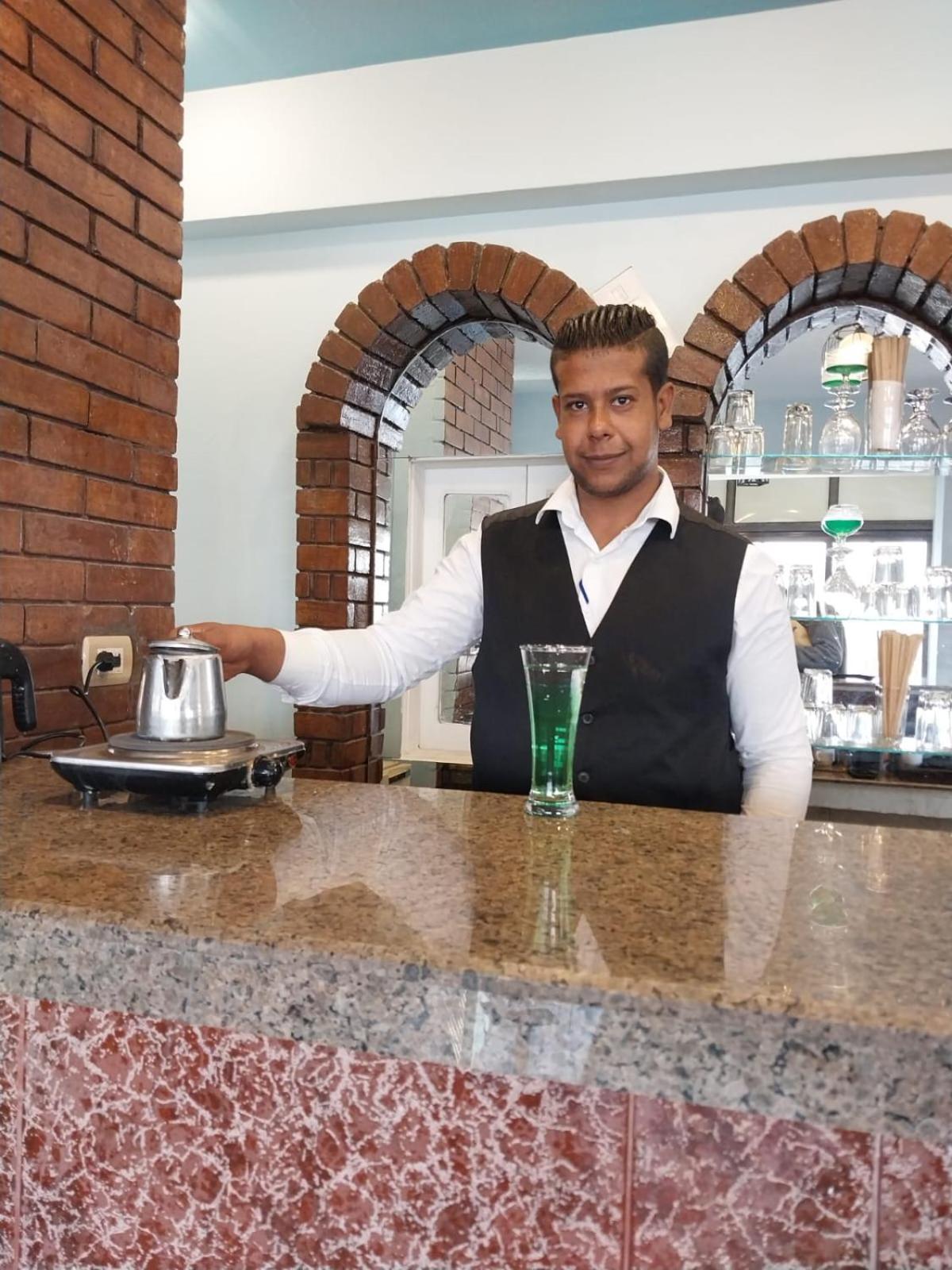 Merry Land & Roof Nile Restaurant Hotel