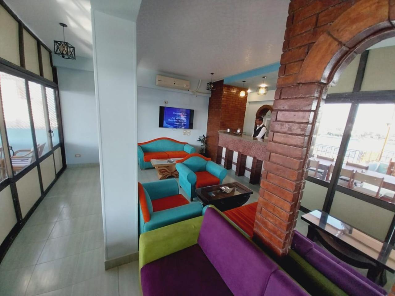 Hotel Merry Land & Roof Nile Restaurant 2*
