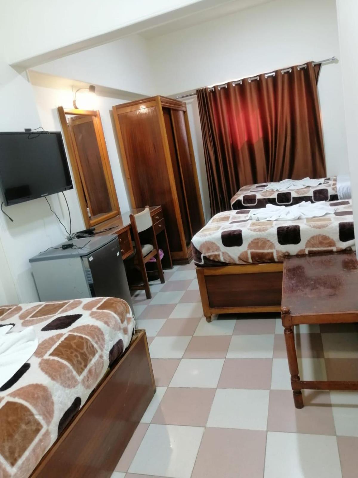 Hotel Merry Land & Roof Nile Restaurant 2*