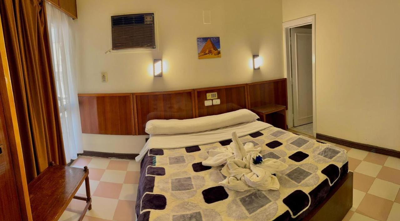 Hotel Merry Land & Roof Nile Restaurant 2*