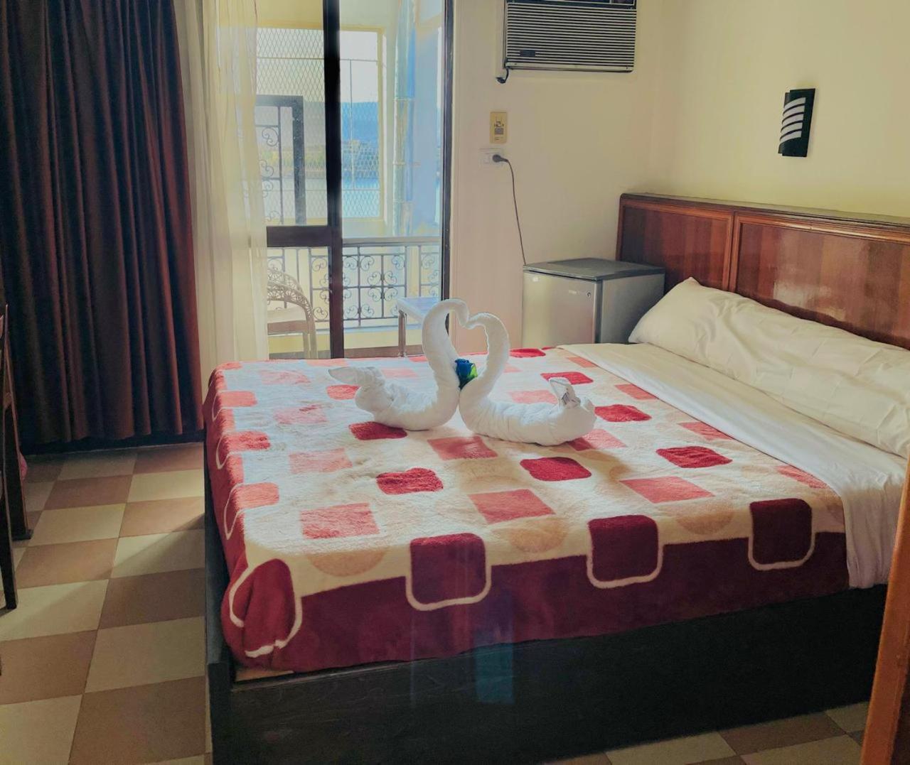 Merry Land & Roof Nile Restaurant Hotel 2*