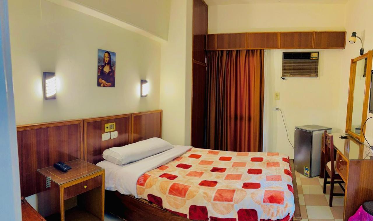 Hotel Merry Land & Roof Nile Restaurant 2*