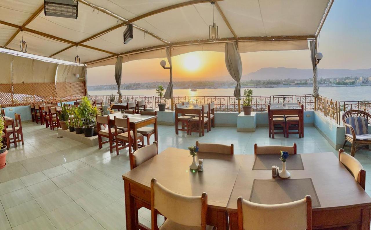 Merry Land & Roof Nile Restaurant Hotel